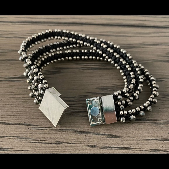 Beautiful bracelet with silver & black glass beads - Picture 2 of 7